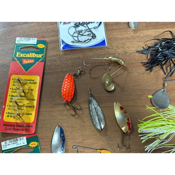 VINTAGE FISHING HOOKS LURE LOT 100PCS+? SWIVELS SPINNERS SIKERS - Picture 3 of 14